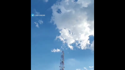 video grabado en Chabás, Argentina, donde las antenas deshacen las nubes. Los chemtrails liberan toneladas cúbicas de aluminio, entre otros metales...