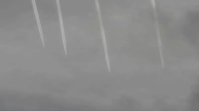 Palma de Mallorca 26 de marzo del 2023: aviones de combate fumigando  ¡¡BESTIAL !!